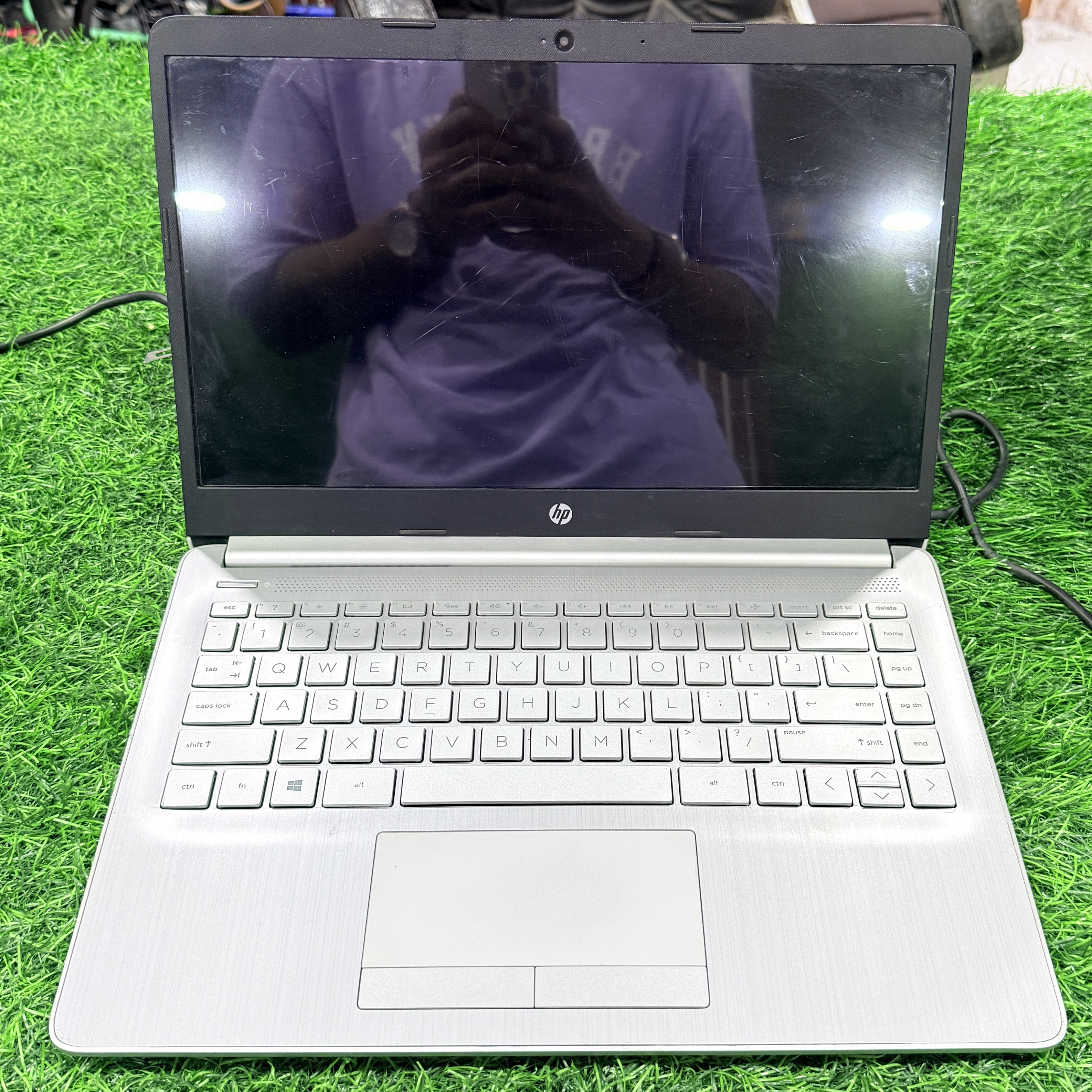 HP 14s